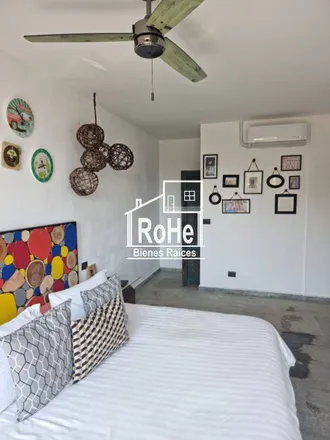 Buy this 3 bed house on Privada Corbeta in Brisas del Marqués, 39300 Acapulco
