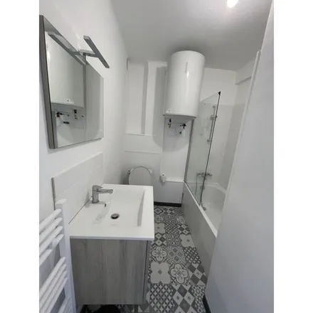 Rent this 2 bed apartment on 26 Boulevard de Pont de Vivaux in 13010 10e Arrondissement, France