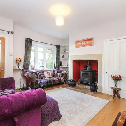 Rent this 3 bed duplex on Dene Avenue in Rowlands Gill, NE39 1DZ