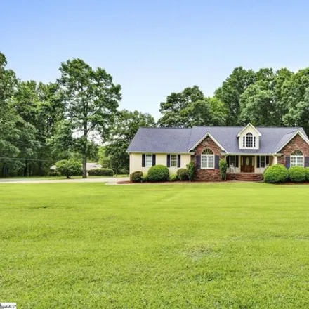 Buy this 3 bed house on 195 Kingswood Circle in Greenville County, SC 29681