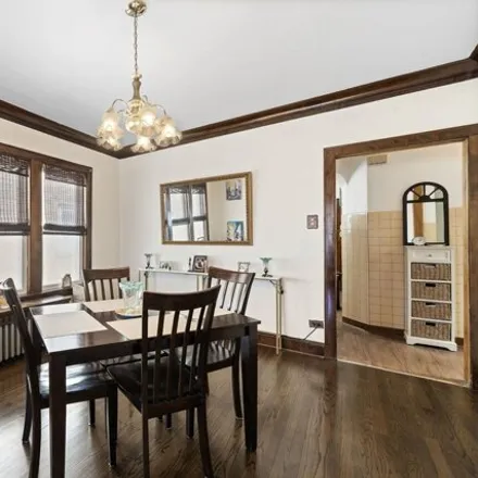 Image 5 - 6019 West Eddy Street, Chicago, IL 60634, USA - House for sale