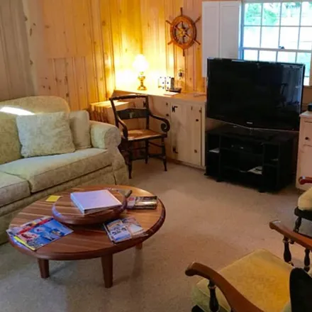 Rent this 2 bed townhouse on Boothbay Harbor