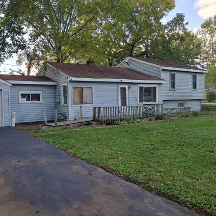 Buy this 5 bed house on 1019 Maple Street in Lake in the Hills, IL 60156