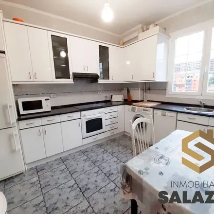 Rent this 3 bed apartment on Fika kalea / Calle Fika in 61, 48006 Bilbao