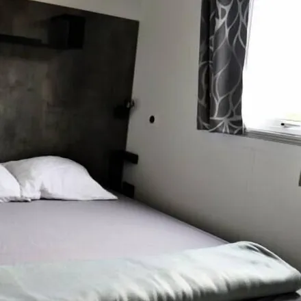 Rent this 4 bed house on Vic-la-Gardiole in Boulevard des Aresquiers, 34110 Vic-la-Gardiole