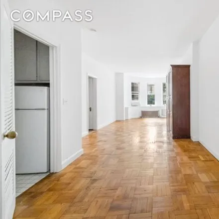 Image 4 - 36 East 69th Street, New York, NY 10065, USA - Townhouse for sale