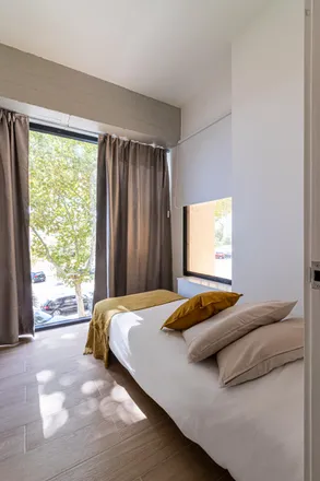 Rent this 7 bed room on Farmácia Almeida Vaz in Rua Luís Cristino da Silva Lote 248, Loja 92