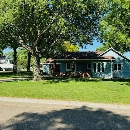 Buy this 3 bed house on 631 Maple Street in Arapahoe, NE 68922