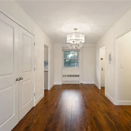 Image 3 - 5700 Arlington Avenue, New York, NY 10471, USA - Condo for sale