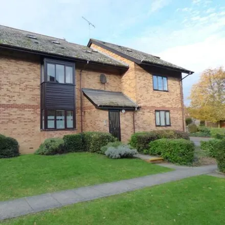 Rent this 2 bed apartment on Cavendish Gardens in Chelmsford, CM2 6BB