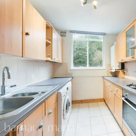 Rent this 2 bed room on Greenwood in 31 Princes Way, London