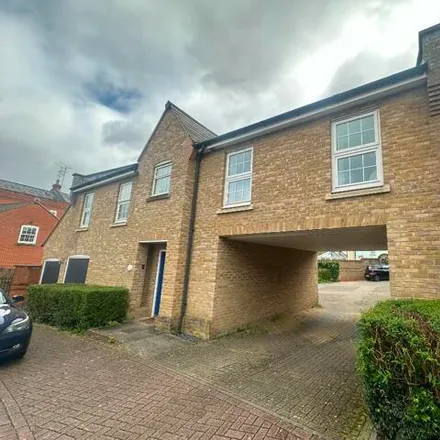 Rent this 2 bed house on Hambledon Way in Basingstoke and Deane, RG27 0SB