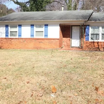 Buy this 3 bed house on 5125 Delivau Dr in Charlotte, North Carolina