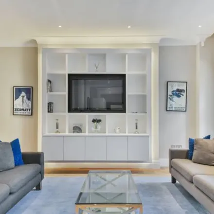 Rent this 3 bed apartment on Strand in London, WC2R 1HH