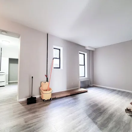 Rent this 3 bed apartment on 314 East 100th Street in New York, NY 10029