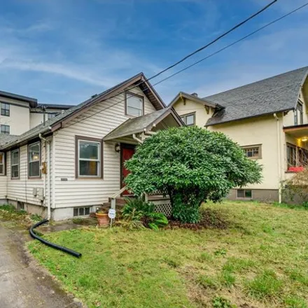 Buy this 3 bed house on 1626 North Willis Boulevard in Portland, OR 97217