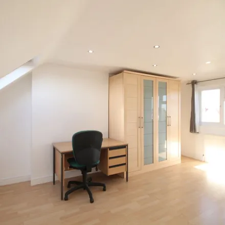 Rent this 4 bed apartment on Central Avenue in London, TW3 2QL