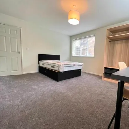 Image 2 - 11;12 Sycamore Court, Beeston, NG9 2FT, United Kingdom - Room for rent