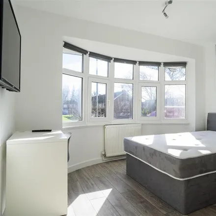 Rent this 1 bed room on 42 Queens Road East in Beeston, NG9 2GS