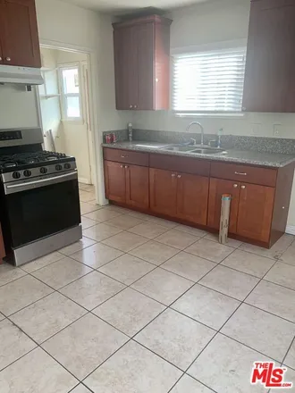 Buy this studio townhouse on 1527 West 160th Street in Gardena, CA 90247