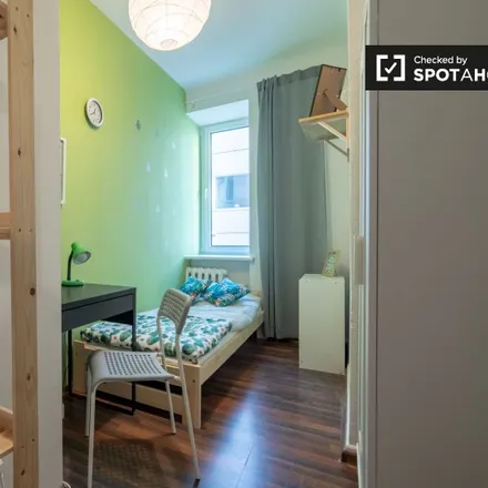 Rent this 5 bed room on LIM Center in Aleje Jerozolimskie 65/79, 00-697 Warsaw