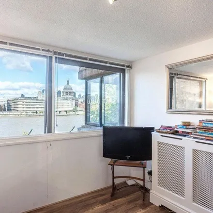Rent this 1 bed apartment on Falcon Point Bankside in Hopton Street, Bankside