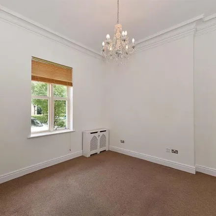 Image 5 - Prestbury CE Primary School, Bollin Grove, Prestbury, SK10 4JJ, United Kingdom - Apartment for rent