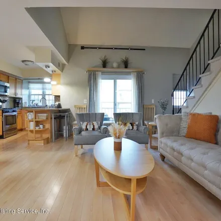 Image 6 - 85 Elmwood Park Drive, New York, NY 10314, USA - Loft for sale