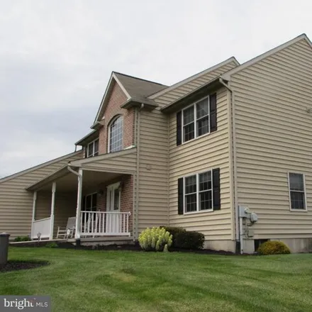 Image 5 - 1026 Candelora Drive, West Pottsgrove, Montgomery County, PA 19464, USA - House for sale