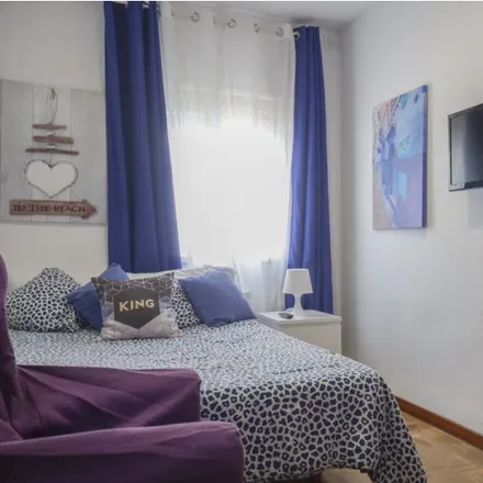 Rent this 4 bed room on Colegio de Educación Infantil y Primaria García Lorca in Torrelaguna, 29