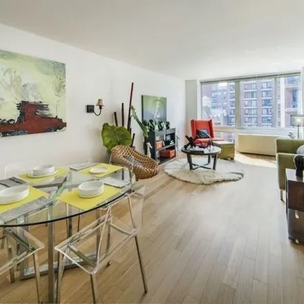 Image 5 - Fairway Market, 240 East 86th Street, New York, NY 10028, USA - Apartment for rent