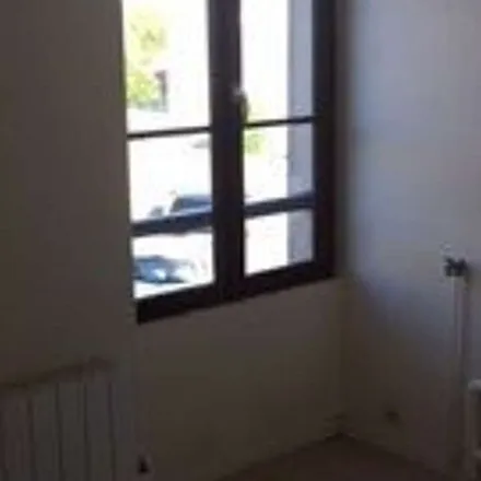 Rent this 2 bed apartment on 7 Le Pre in 91530 Saint-Chéron, France
