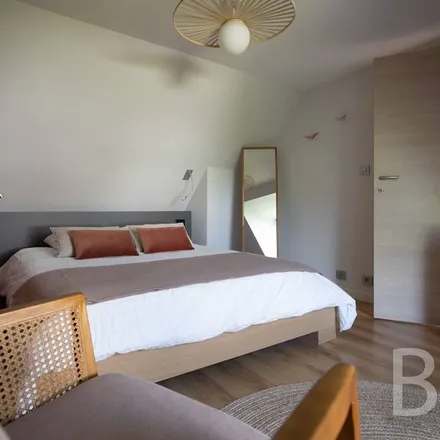 Rent this 2 bed house on Maire de Combrit Sainte-Marine in 8 Rue du Général de Gaulle, 29120 Combrit