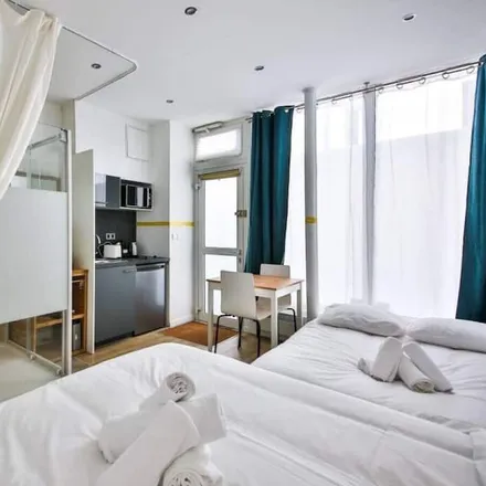 Rent this studio apartment on Rue des Artistes in 75014 Paris, France