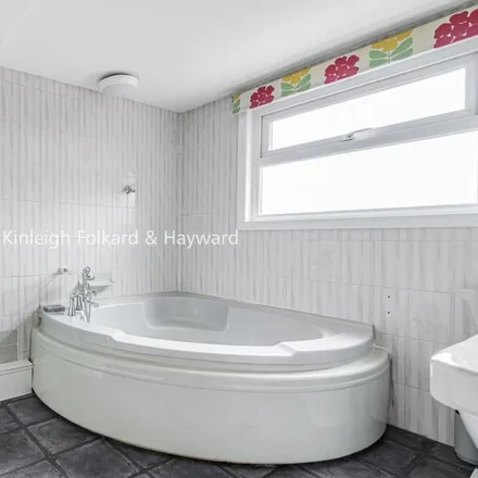 Image 7 - 13 Sevenoaks Road, London, SE4 1RA, United Kingdom - Apartment for rent