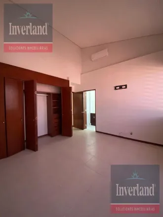 Buy this studio apartment on Calle Paseo de los Mirlos 405 in Cumbres De San Isidro, 37530 León