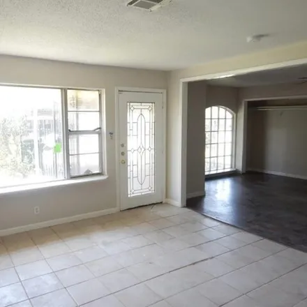 Image 3 - 435 Gammon Drive, Houston, TX 77022, USA - House for rent