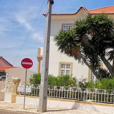 Rent this 3 bed apartment on Avenida Senhora Monte da Saúde 12 in 2765-446 Cascais e Estoril, Portugal