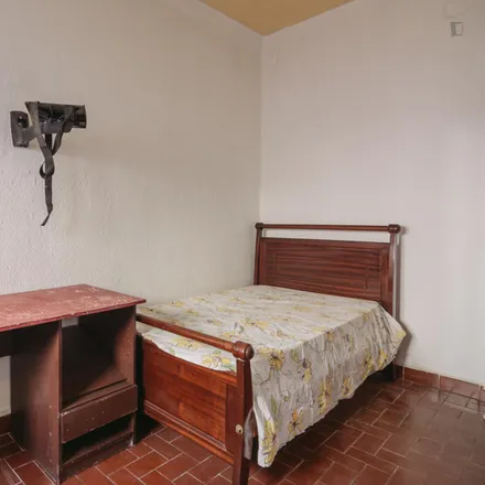 Rent this 5 bed room on Funerária da Boa Hora in Calçada da Boa Hora, 1300-481 Lisbon