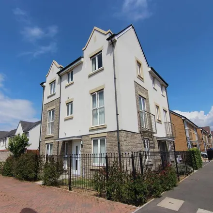Rent this 4 bed townhouse on Rapide Way in Weston-super-Mare, BS24 8FW
