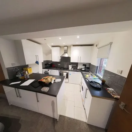 Rent this 1 bed apartment on Hessle Avenue in Leeds, LS6 1EF