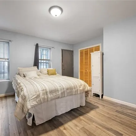 Image 3 - 35 Herkimer Street, New York, NY 11216, USA - House for sale