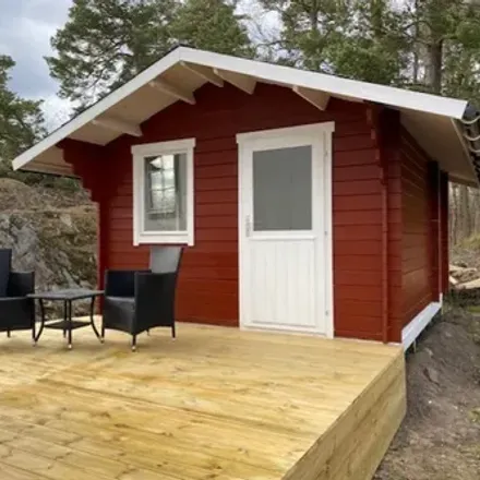 Rent this 1 bed room on Gråbergsvägen 8 in 141 43 Huddinge, Sweden