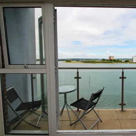 Image 3 - Lakeside Fish & Chips, Lifeboat Quay, Poole, BH15 1LS, United Kingdom - Apartment for rent