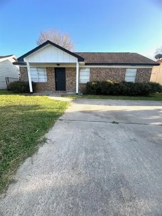 Rent this 3 bed house on 3119 Texas Avenue in Nadeau, Texas City