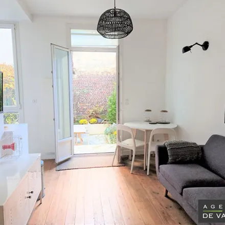 Rent this 2 bed apartment on Île de France in Rue du Paradis, 92800 Puteaux