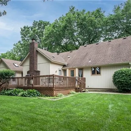 Image 4 - 1912 Northwest Manor Drive, Blue Springs, MO 64014, USA - House for sale