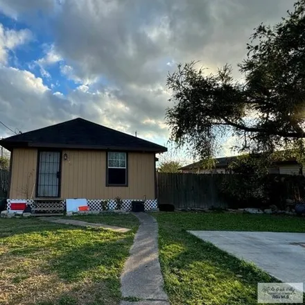 Image 2 - 139 West 1st Street, Los Fresnos, TX 78566, USA - House for sale