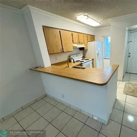 Image 2 - 2204 North Cypress Bend Drive, Pompano Beach, FL 33069, USA - Condo for sale