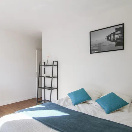 Image 2 - 7 Avenue de l'Alsace-Lorraine, 92500 Rueil-Malmaison, France - Apartment for rent